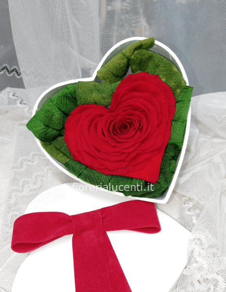Flower box cuore con rosa stabilizzata