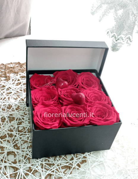Scatola con rose vere 16*16*12 colore nero quadrata