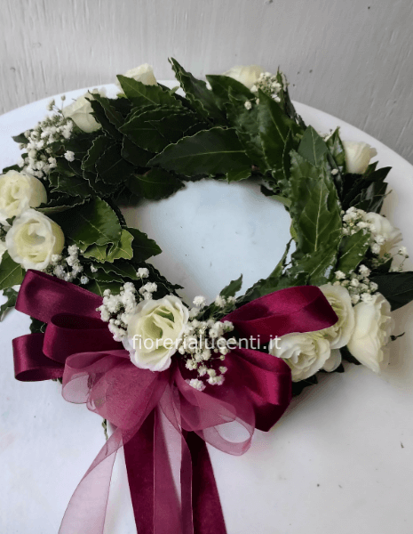 Coroncina alloro.e roselline bianche