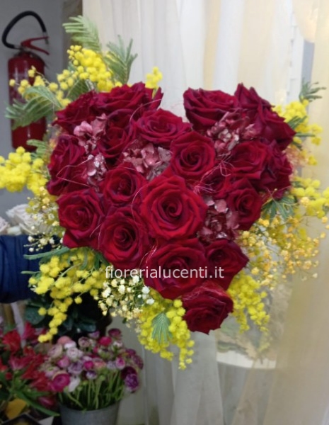 Cuore di Rose e mimosa